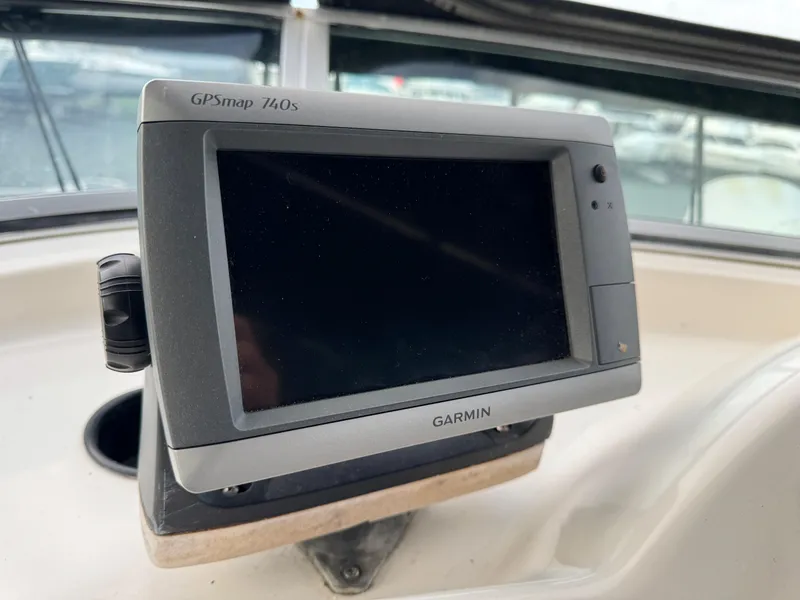 Slide: The Image of Garmin GPSmap 740s on 1996 Bayliner 3388 Command Bridge Motoryacht. - 37
