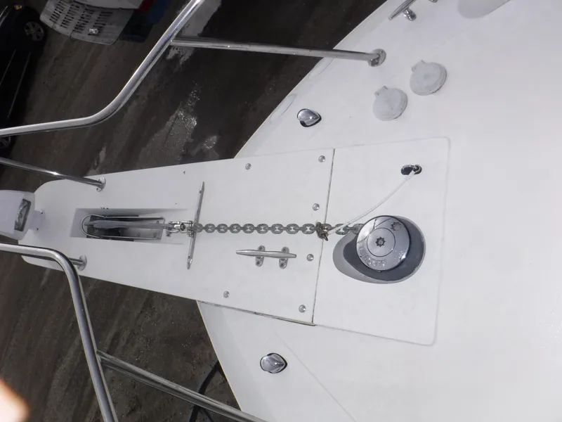 Slide: The Image of Furuno navigation system on Wellcraft 330 Coastal 2004 boat. - 31