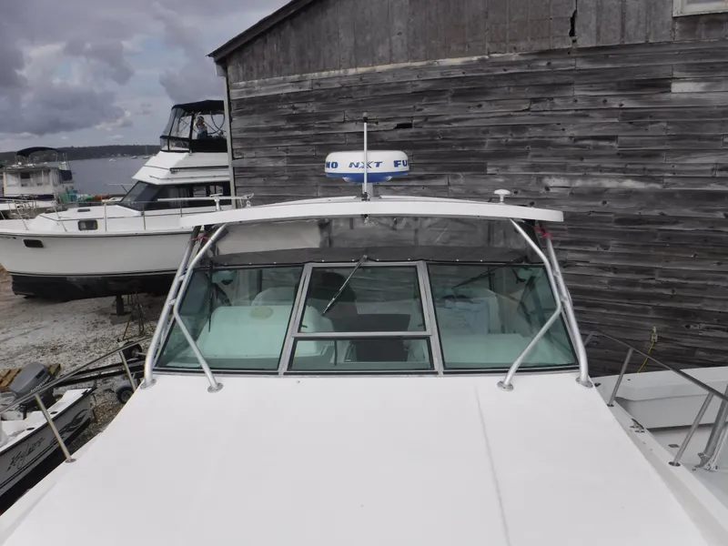 Slide: The Image of Furuno navigation system on Wellcraft 330 Coastal 2004 boat. - 32