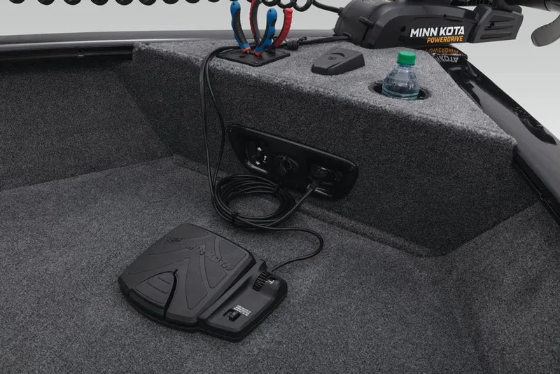 Slide: The Image of Tracker Pro Guide V-165 WT 2020 - 15