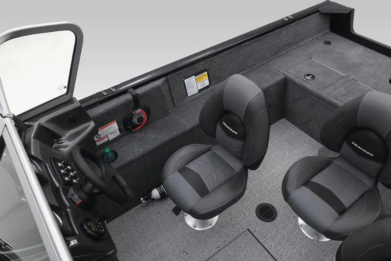 Slide: The Image of Tracker Pro Guide V-165 WT 2020 - 25