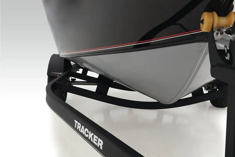 Slide: The Image of Tracker Pro Guide V-165 WT 2020 - 3