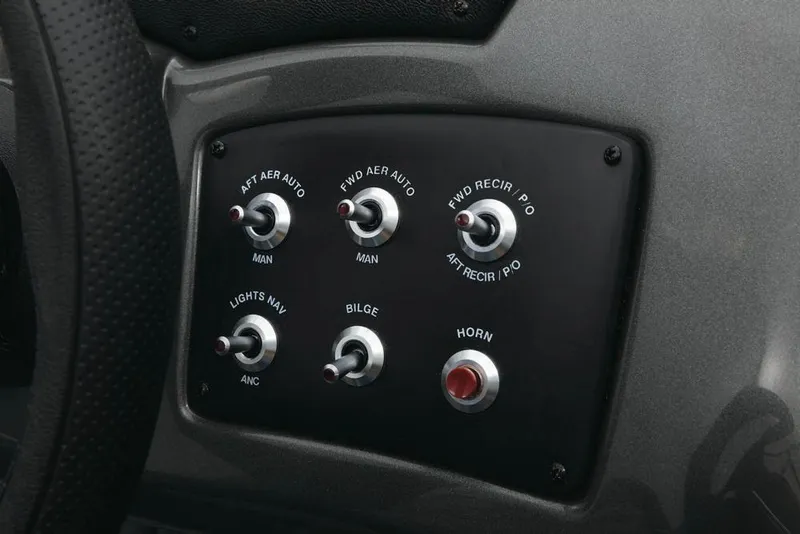 Slide: The Image of Tracker Pro Guide V-165 WT 2020 - 8