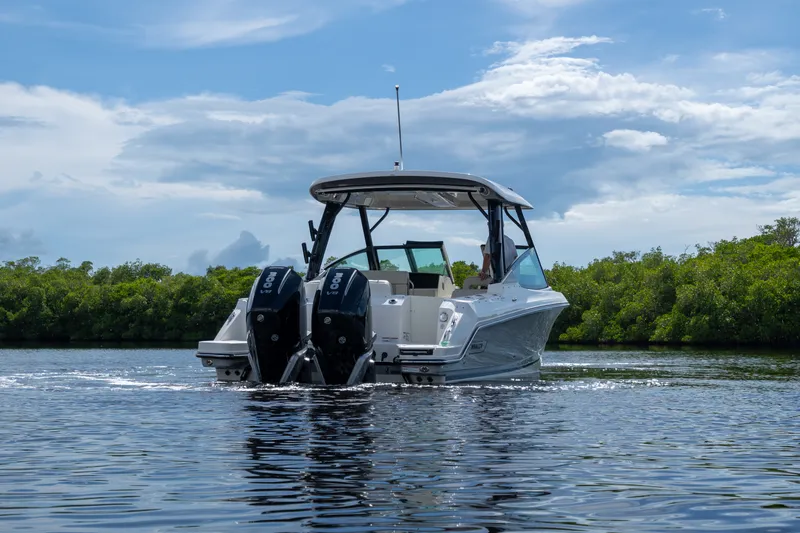 Slide: The Image of Boston Whaler 280 Vantage 2027 - 21