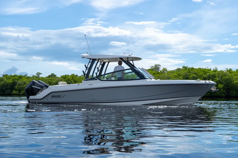 Slide: The Image of Boston Whaler 280 Vantage 2027 - 29