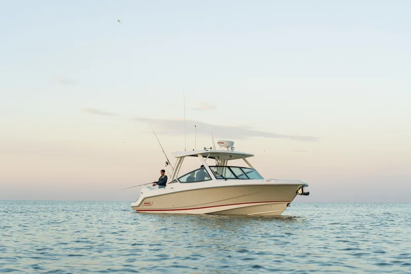 Slide: The Image of Boston Whaler 280 Vantage 2027 - 3