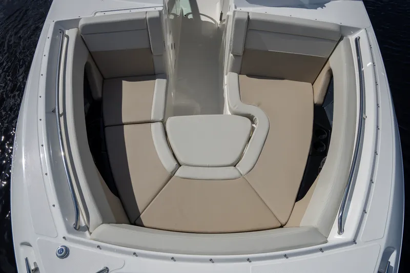 Slide: The Image of Boston Whaler 280 Vantage 2027 - 20