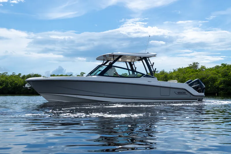 Slide: The Image of Boston Whaler 280 Vantage 2027 - 26