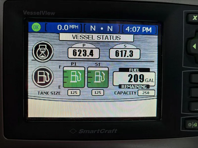 Slide: The Image of SmartCraft VesselView display showing fuel status for 2008 Sea Ray 38 Sundancer, 209 gallons remaining. - 18