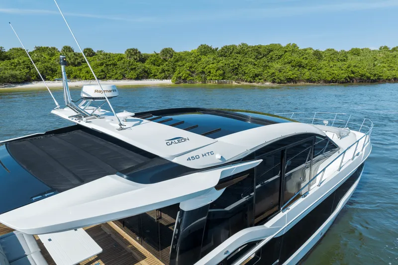 Slide: The Image of Galeon 450 HTC 2025 - 56