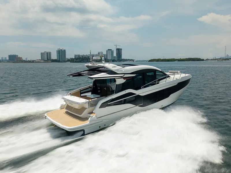 Slide: The Image of Galeon 450 HTC 2025 - 45