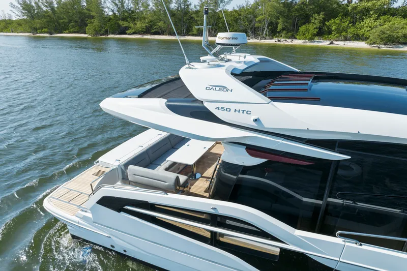 Slide: The Image of Galeon 450 HTC 2025 - 53