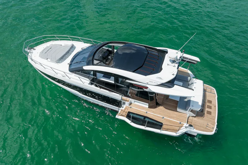 Slide: The Image of Galeon 450 HTC 2025 - 34