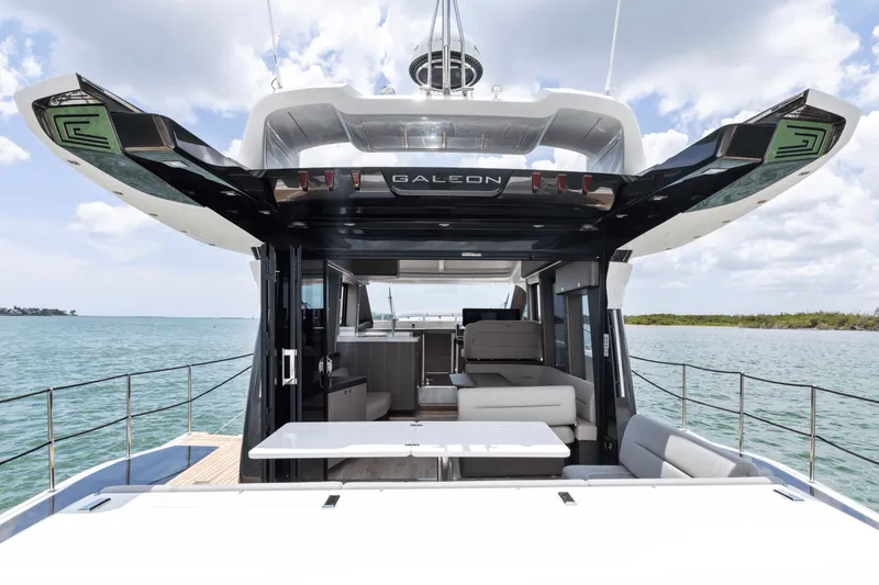 Slide: The Image of Galeon 450 HTC 2025 - 17