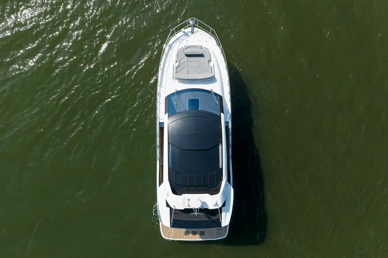 Slide: The Image of Galeon 450 HTC 2025 - 59