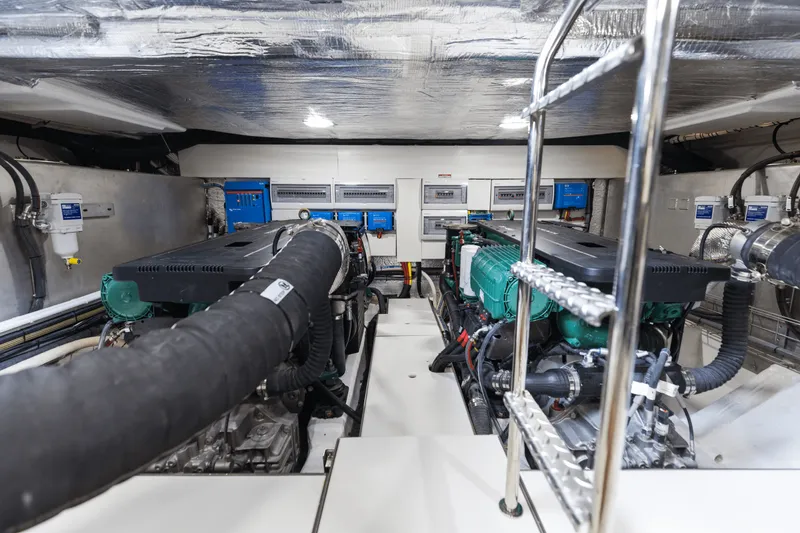 Slide: The Image of Galeon 450 HTC 2025 - 91
