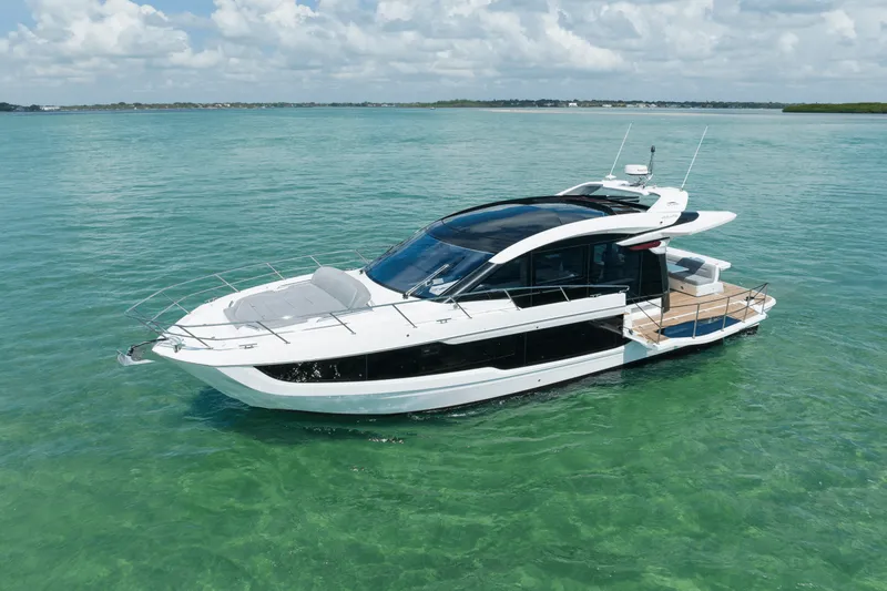 Slide: The Image of Galeon 450 HTC 2025 - 40