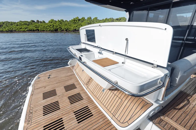 Slide: The Image of Galeon 450 HTC 2025 - 145