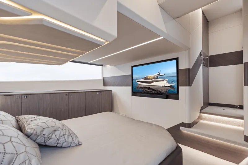 Slide: The Image of Galeon 450 HTC 2025 - 120