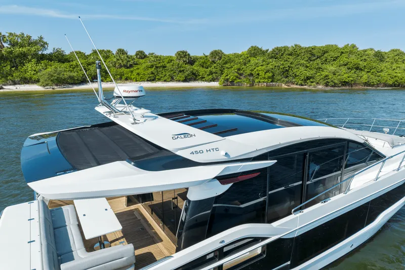 Slide: The Image of Galeon 450 HTC 2025 - 54