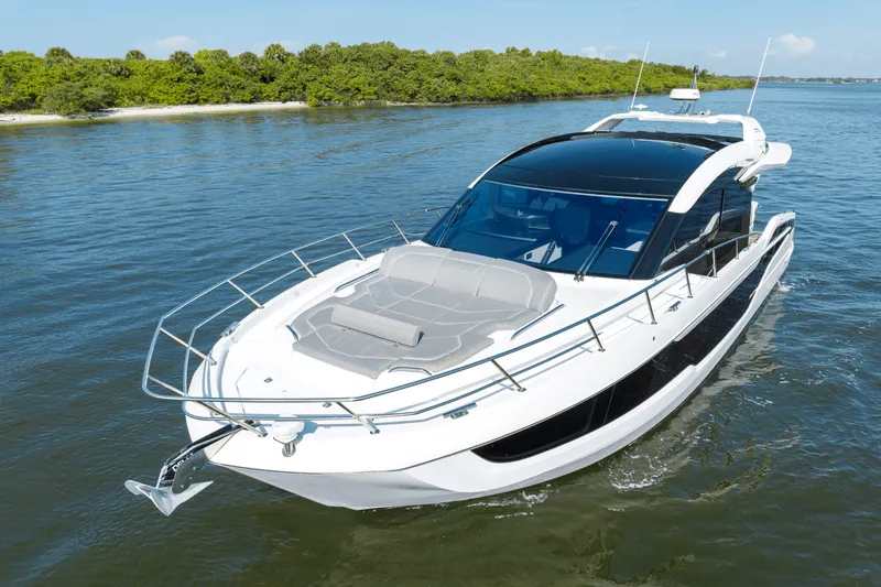 Slide: The Image of Galeon 450 HTC 2025 - 13
