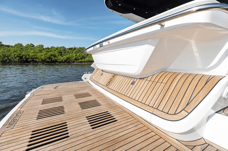 Slide: The Image of Galeon 450 HTC 2025 - 141