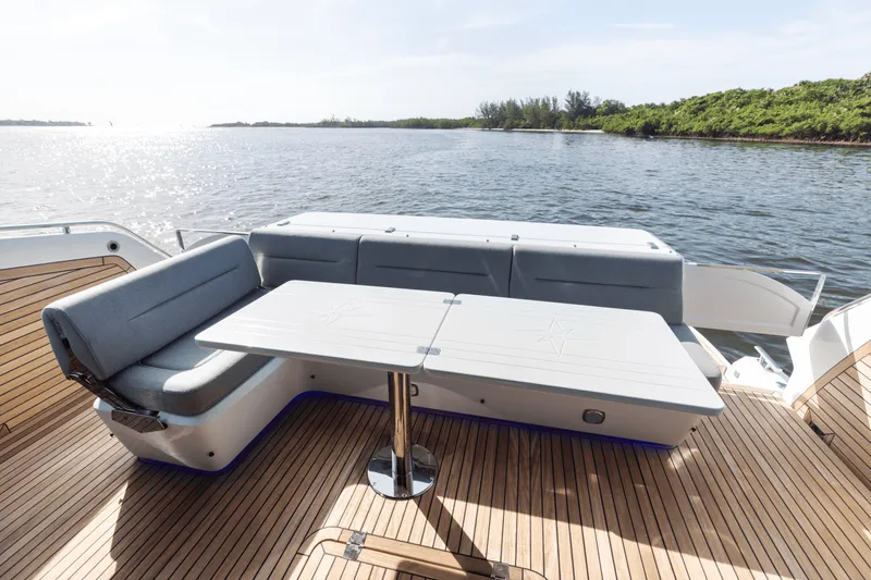 Slide: The Image of Galeon 450 HTC 2025 - 136