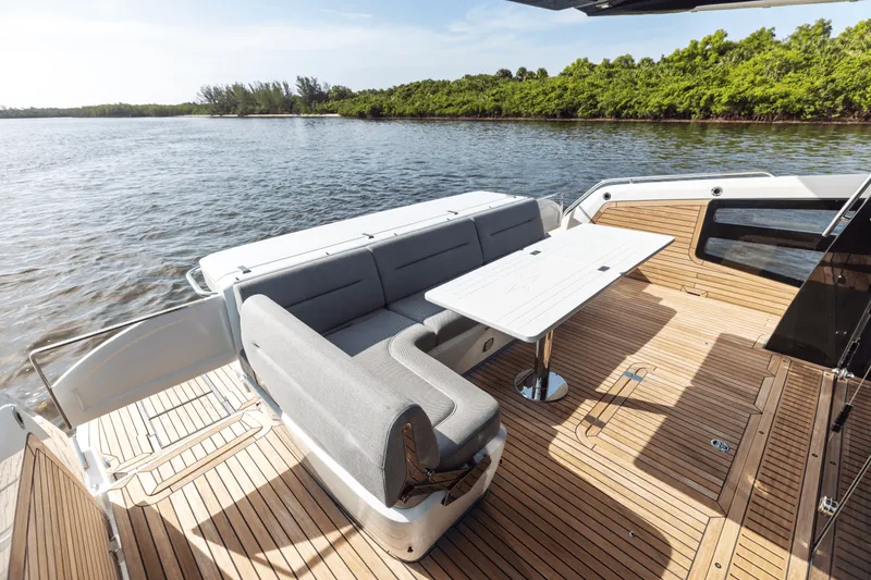 Slide: The Image of Galeon 450 HTC 2025 - 127