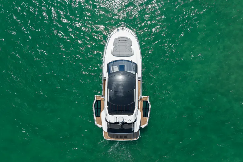 Slide: The Image of Galeon 450 HTC 2025 - 3