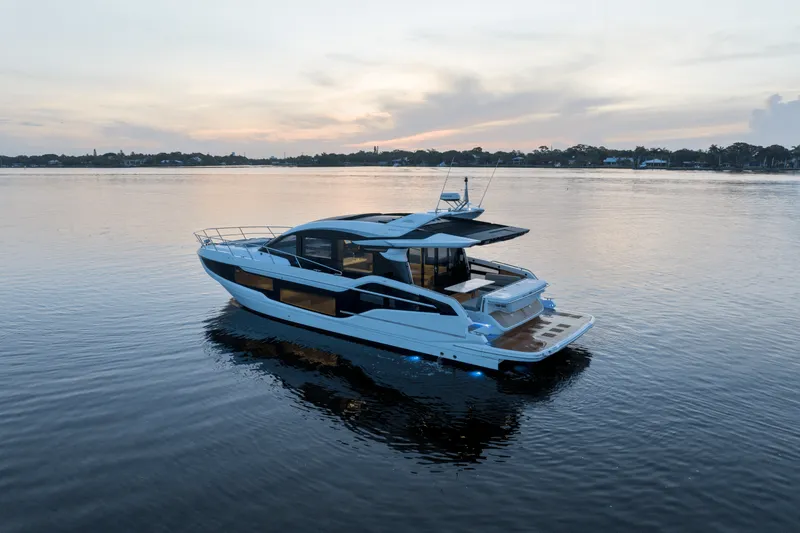 Slide: The Image of Galeon 450 HTC 2025 - 80