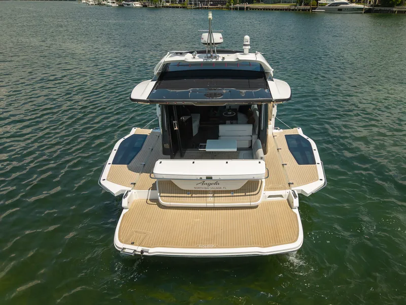 Slide: The Image of Galeon 450 HTC 2025 - 1