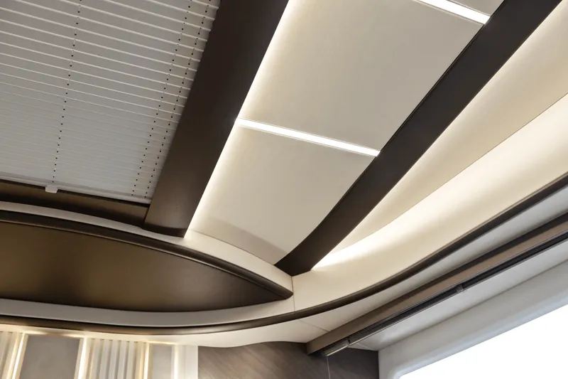 Slide: The Image of Galeon 450 HTC 2025 - 109
