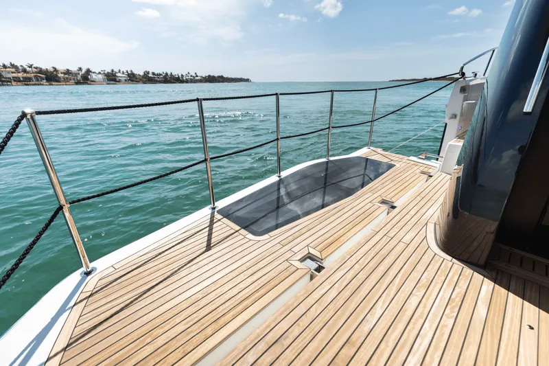 Slide: The Image of Galeon 450 HTC 2025 - 130