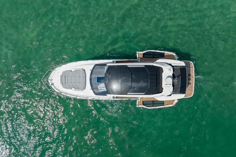 Slide: The Image of Galeon 450 HTC 2025 - 44