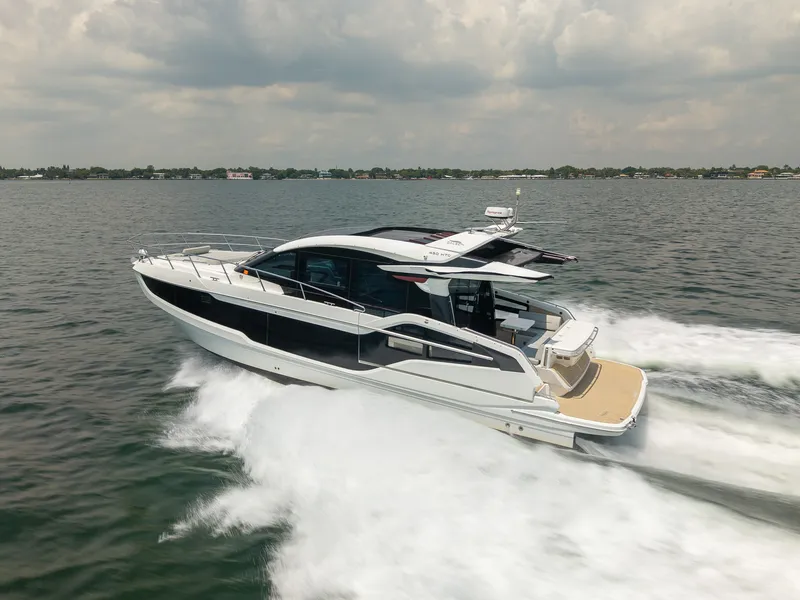 Slide: The Image of Galeon 450 HTC 2025 - 5