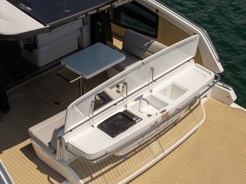 Slide: The Image of Galeon 450 HTC 2025 - 6
