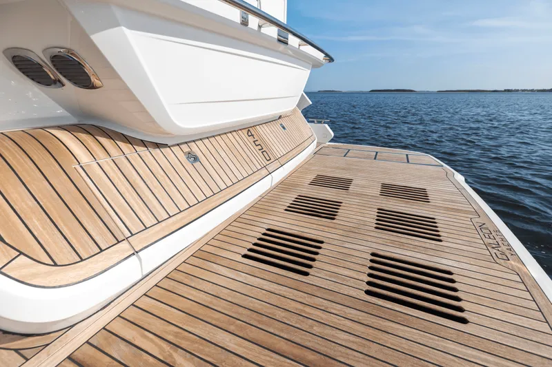 Slide: The Image of Galeon 450 HTC 2025 - 135