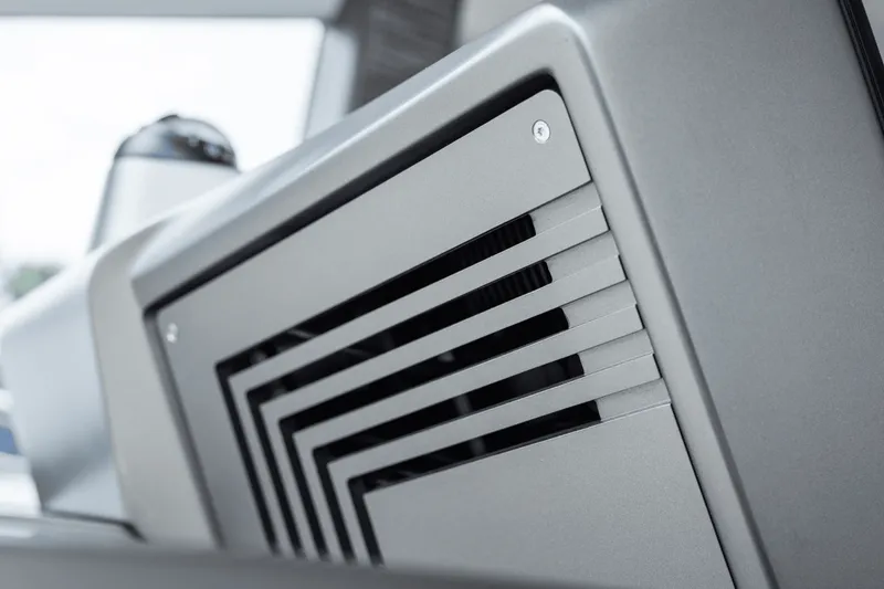 Slide: The Image of Galeon 450 HTC 2025 - 100