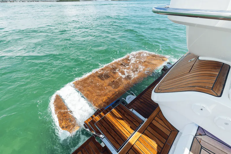 Slide: The Image of Galeon 450 HTC 2025 - 129