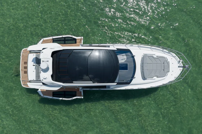 Slide: The Image of Galeon 450 HTC 2025 - 38