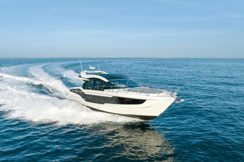 Slide: The Image of Galeon 450 HTC 2025 - 1