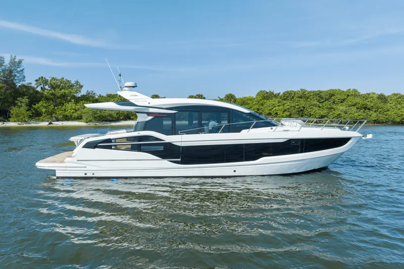Slide: The Image of Galeon 450 HTC 2025 - 63