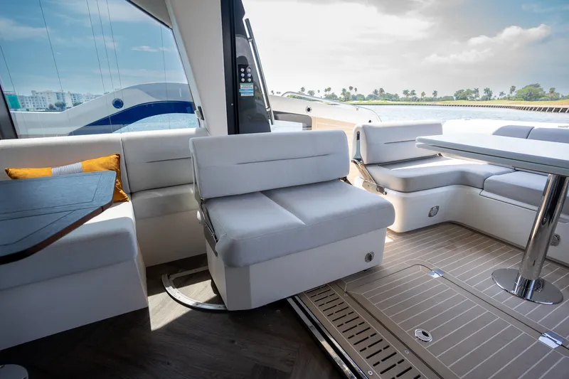 Slide: The Image of Galeon 450 HTC 2025 - 12
