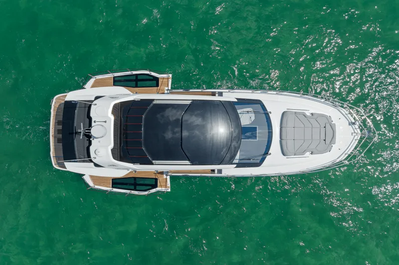 Slide: The Image of Galeon 450 HTC 2025 - 45