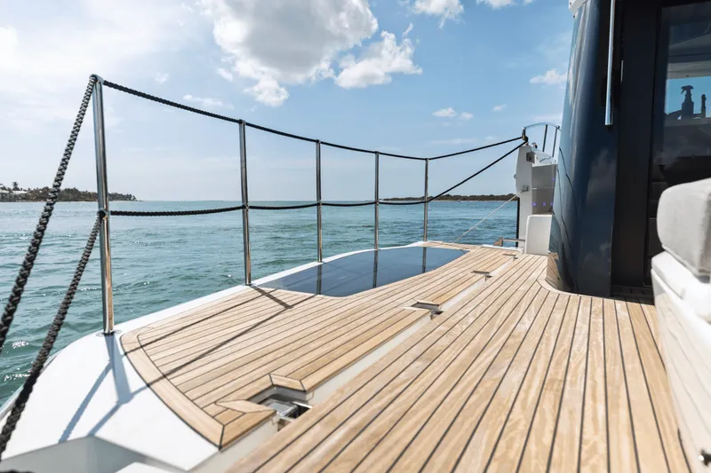 Slide: The Image of Galeon 450 HTC 2025 - 131