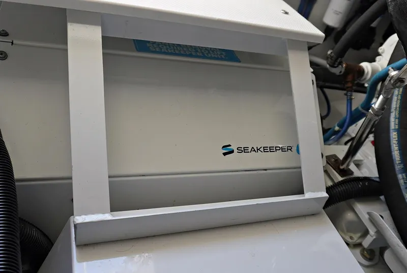 Slide: The Image of Seakeeper system in a 2022 Henriques 42EXHT boat. - 33