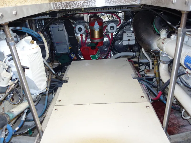 Slide: The Image of Carver 406 Aft Cabin Motor Yacht 2000 - 53