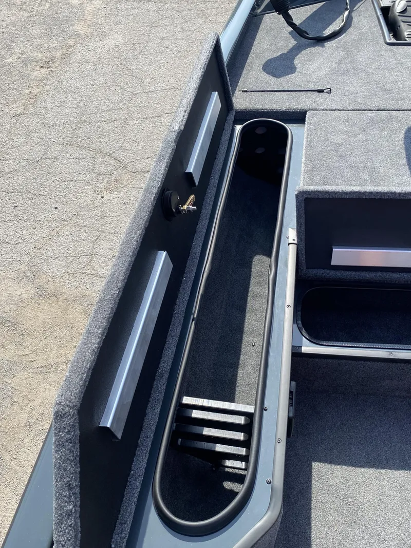 Slide: The Image of Ranger RT188P 2023 - 21