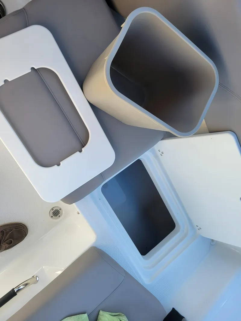 Slide: The Image of Four Winns H1 OB 2024 - 52