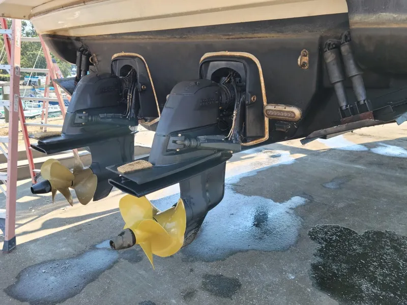 Slide: The Image of 2011 Formula 400ss boat with dual outboard motors and propellers. - 22